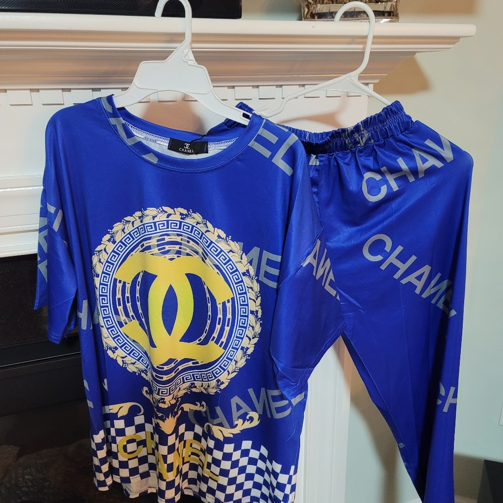 Clothing - Picture 2 of 4